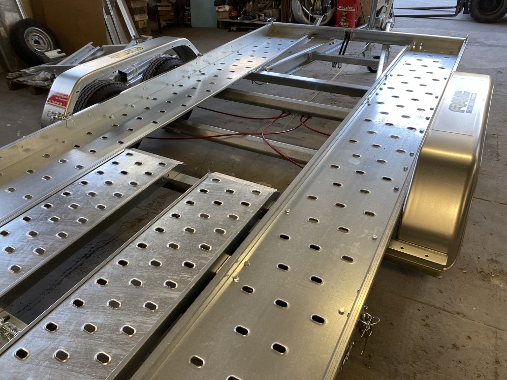 PV2T7-1-1030x773-1.jpg Porte-voiture Franc PV400F270 400 x 190 cm 2700 KG PTAC + accessoires offerts – Image 1